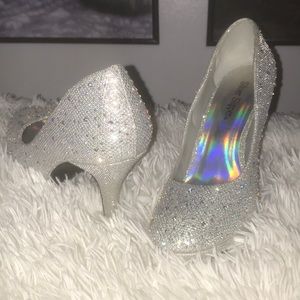 Worn once, in perfect conditions